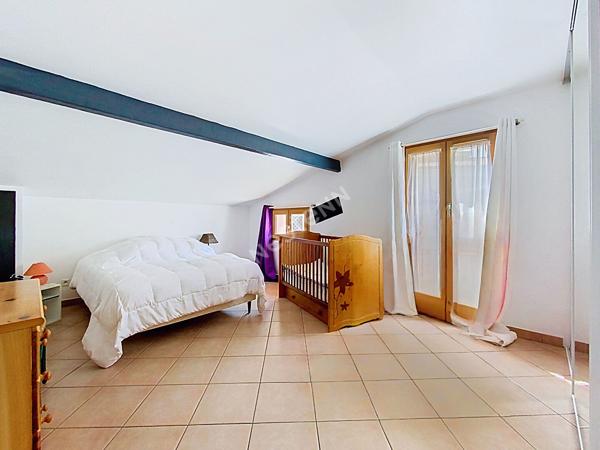 Exclusivité NESTENN Sisteron - Superbe Maison 6 pièces avec grand séjour et environnement privilégié