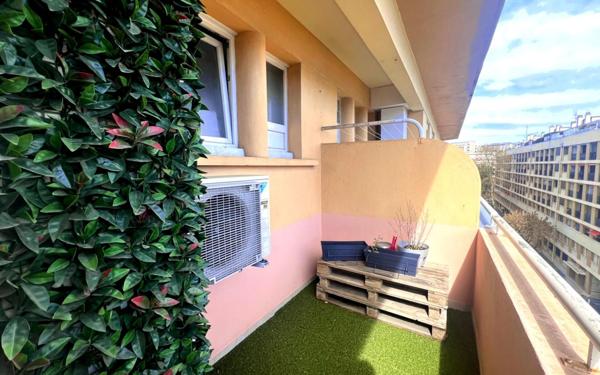 Appartement à vendre    3 pièces • 58,89 m2 Marseille 10