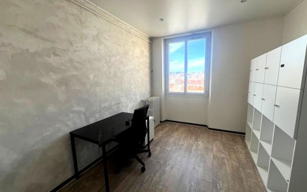 Appartement à vendre    3 pièces • 58,89 m2 Marseille 10