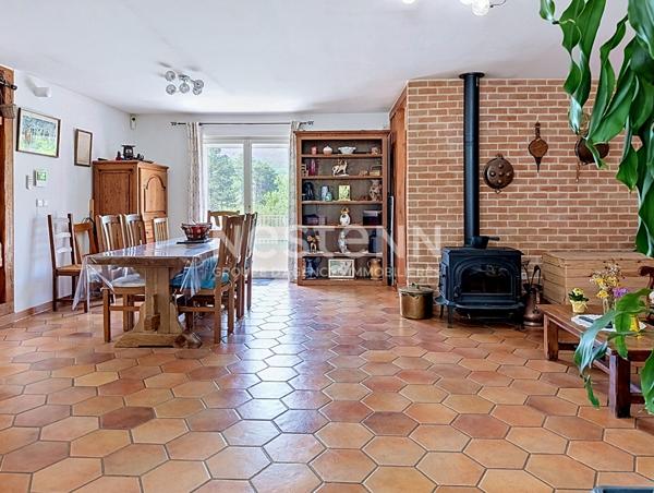 Maison 6 pièces avec piscine à vendre à Saint Vallier de Thiey