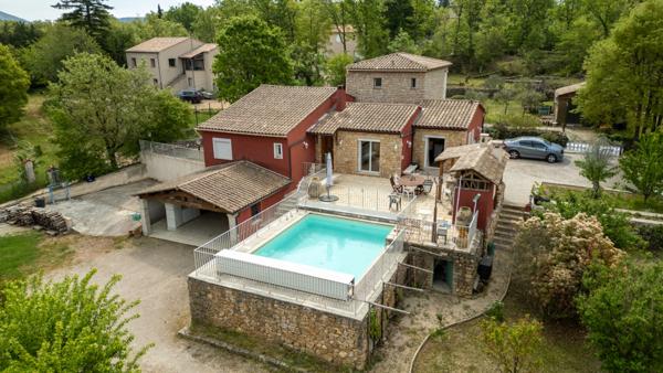 Maison 6 pièces avec piscine à vendre à Saint Vallier de Thiey