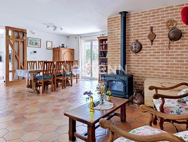 Maison 6 pièces avec piscine à vendre à Saint Vallier de Thiey