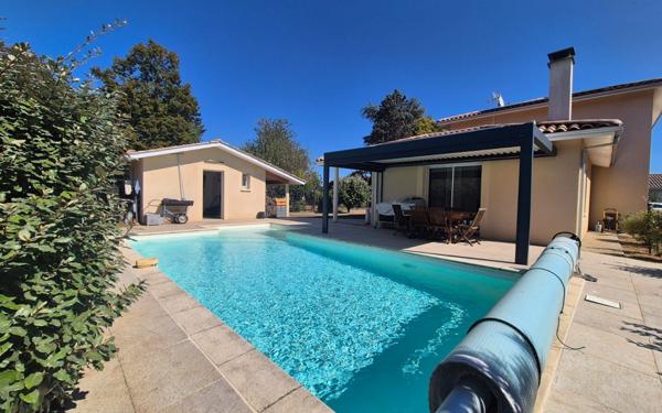 Maison à vendre    6 pièces •  Saint-Caprais-de-Bordeaux