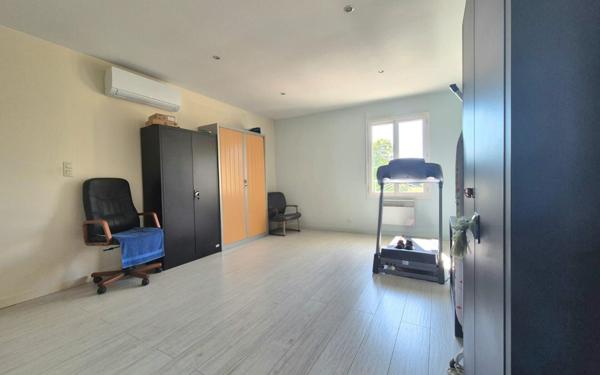 Maison à vendre    6 pièces •  Saint-Caprais-de-Bordeaux