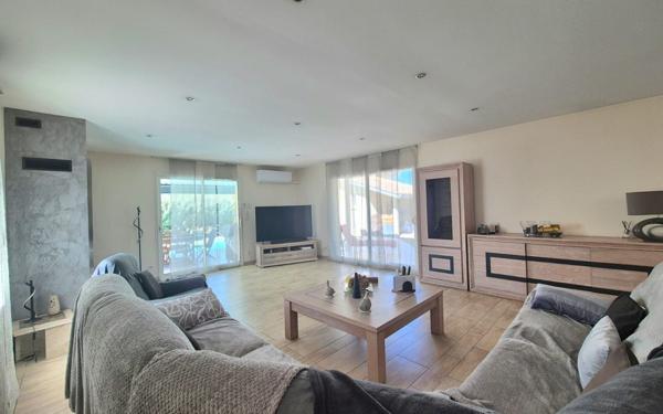 Maison à vendre    6 pièces •  Saint-Caprais-de-Bordeaux