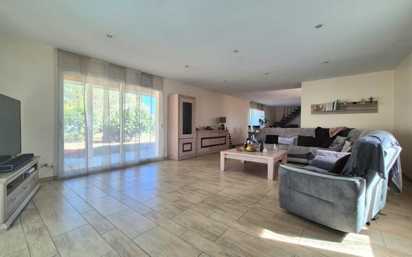 Maison à vendre    6 pièces •  Saint-Caprais-de-Bordeaux