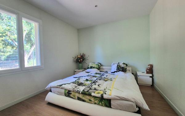 Maison à vendre    6 pièces •  Saint-Caprais-de-Bordeaux