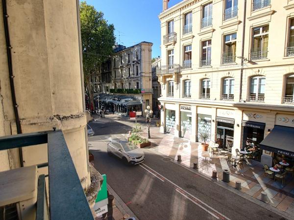 Superbe appartement meublé 4 pièces à louer  Colocation possible au coeur d'Avignon