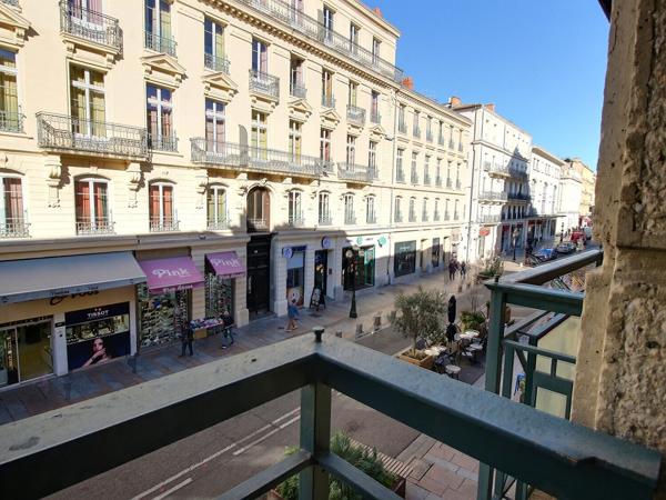 Superbe appartement meublé 4 pièces à louer  Colocation possible au coeur d'Avignon
