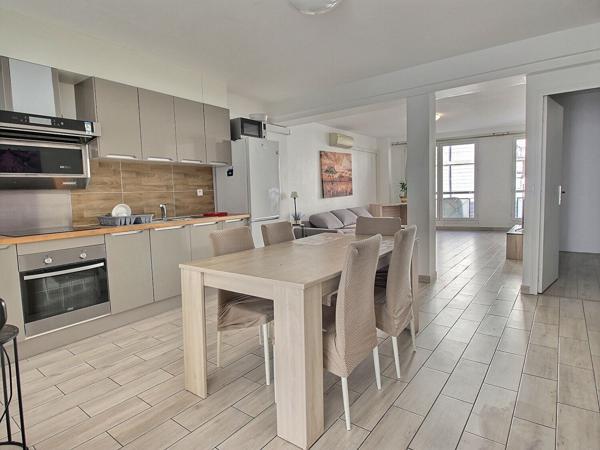 Superbe appartement meublé 4 pièces à louer  Colocation possible au coeur d'Avignon