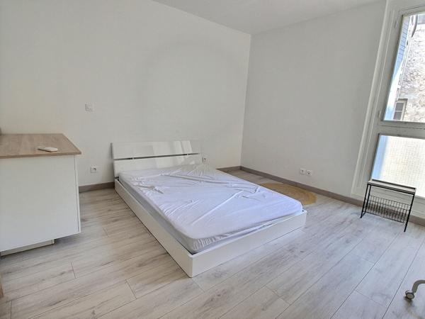Superbe appartement meublé 4 pièces à louer  Colocation possible au coeur d'Avignon
