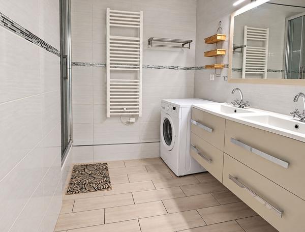 Superbe appartement meublé 4 pièces à louer  Colocation possible au coeur d'Avignon