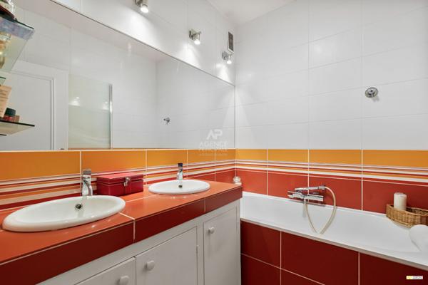 Maisons-laffitte - 5 pièce(s) - Parc - chambres jardin €749 000 ** - Référence 4618