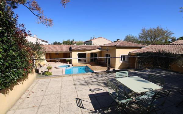 Maison à vendre    5 pièces •  Morières-lès-Avignon
