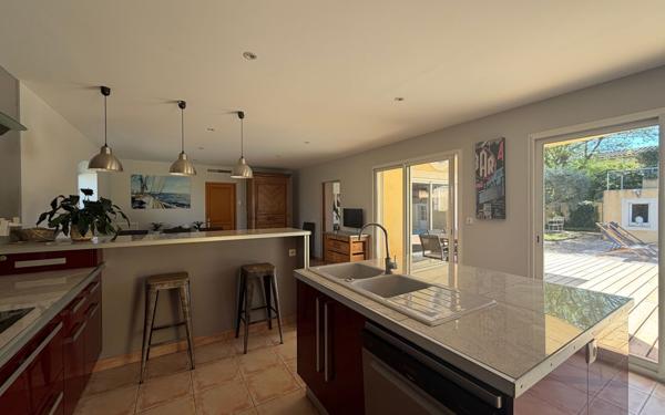 Maison à vendre    5 pièces •  Morières-lès-Avignon