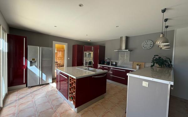 Maison à vendre    5 pièces •  Morières-lès-Avignon