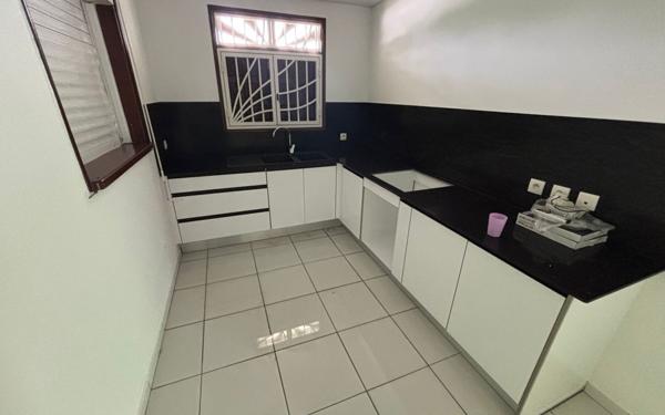 Maison à louer    4 pièces • 86 m2 Remire-Montjoly