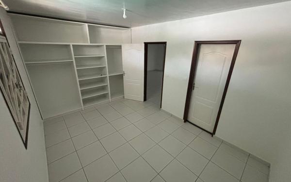 Maison à louer    4 pièces • 86 m2 Remire-Montjoly