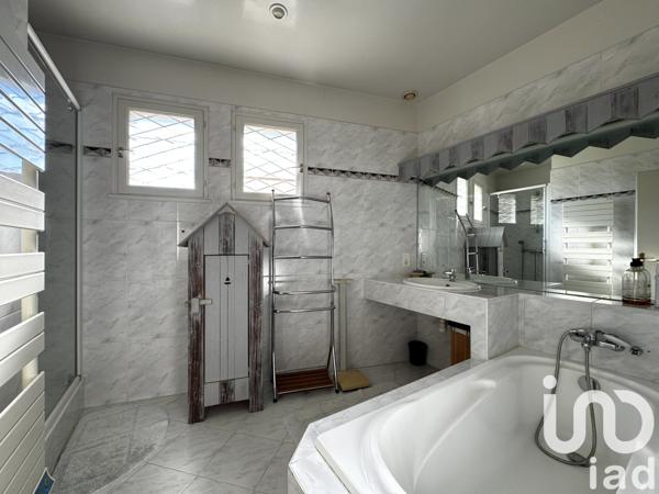 Maison à vendre 10 pièces 288 m² Fontenay-le-Comte