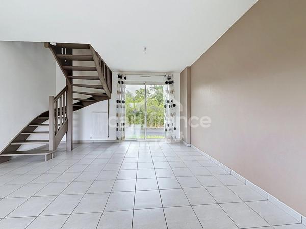 Maison 88 m2, 3 chambres, garage et jardin