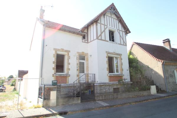 Maison de Bourg à Vendre 3 ou 4 chambres