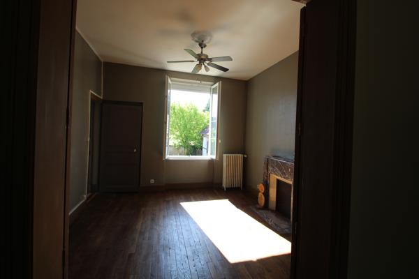 Maison de Bourg à Vendre 3 ou 4 chambres