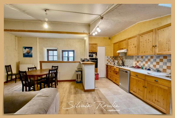 T4 en duplex de 92 m2 au centre de Bourg-Saint-Andéol