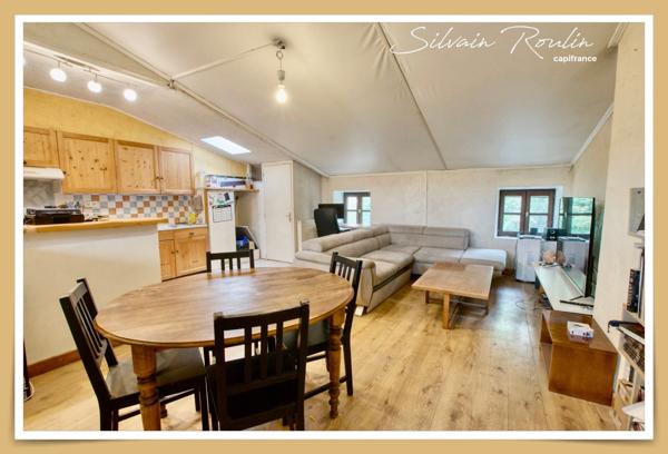 T4 en duplex de 92 m2 au centre de Bourg-Saint-Andéol