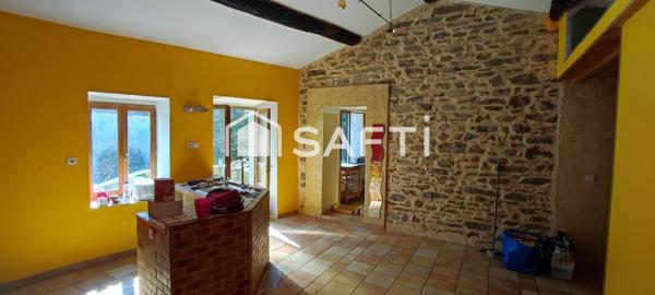 Proche de Béziers, 180m2 hab., cour, terrasse, belle rénovation