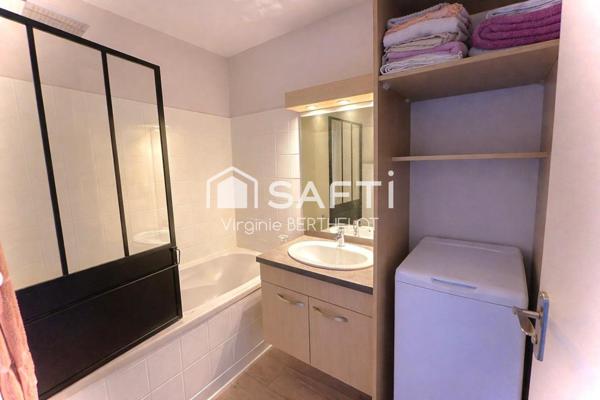 NIORT  / APPARTEMENT /  UNE CHAMBRE / BALCON / CAVE /  GARAGE / PLACE DE PARKING !