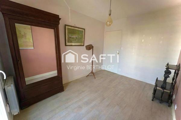 NIORT  / APPARTEMENT /  UNE CHAMBRE / BALCON / CAVE /  GARAGE / PLACE DE PARKING !