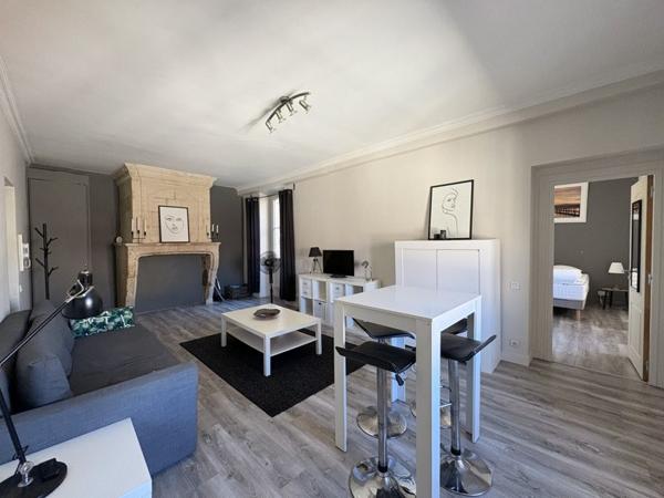 Appartement à louer 820 € CC Bordeaux 2 p 45 m² DPE D