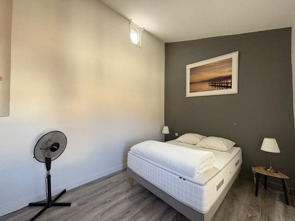 Appartement à louer 820 € CC Bordeaux 2 p 45 m² DPE D