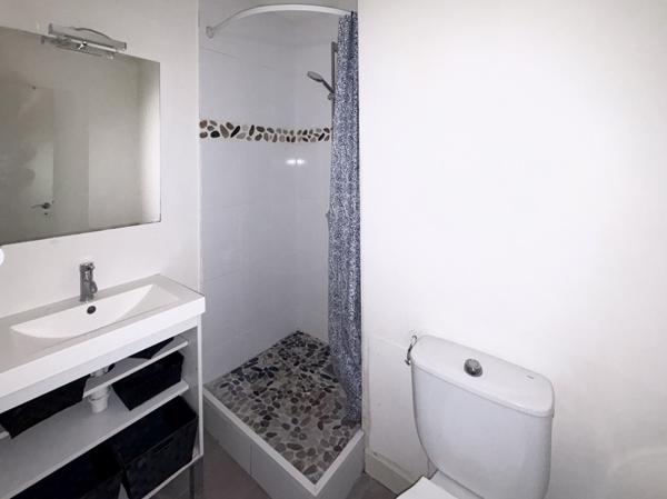 Appartement à louer 820 € CC Bordeaux 2 p 45 m² DPE D