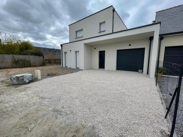 Maison contemporaine  avec 5 chambres dont deux en rdc secteur et environnement calme