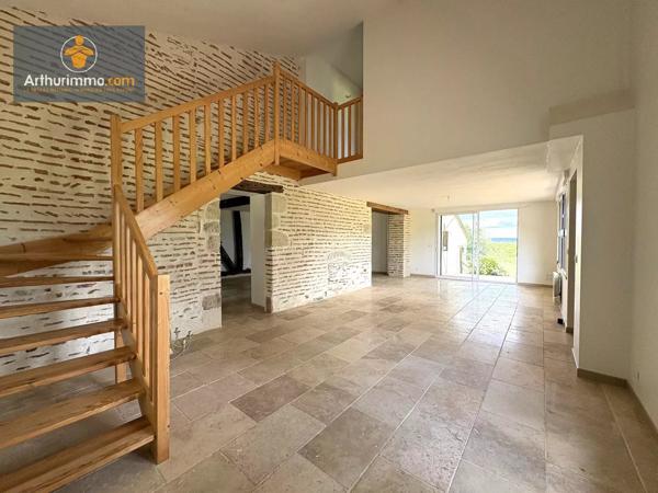 Location                                                      Maison
                        
                     2 pièces                      117 m2                     à Le Mas-d'Agenais