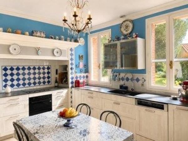 MERVILLE 31330 - PROPRIETE DE CHARME AVEC PISCINE SUR 2000 M2
