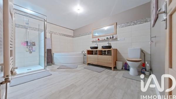 Maison à vendre 6 pièces 186,43 m² Les Rousses