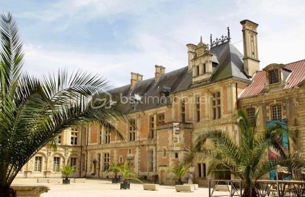 Local d activites de 57 m²