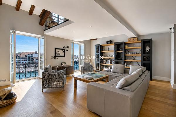 À vendre - Ciboure  centre historique - Appartement duplex avec vue port