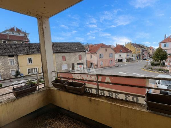 Appartement Fraisans 3 pièce(s) 73 m2