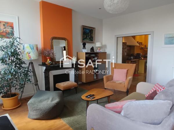Appartement bourgeois 91m2, place Carnot à Carcassonne