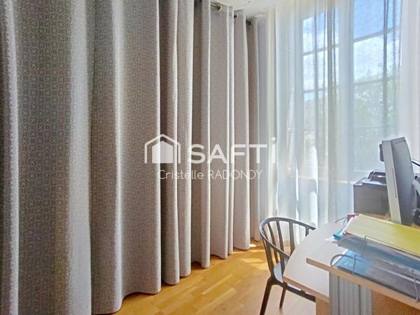 Appartement bourgeois 91m2, place Carnot à Carcassonne