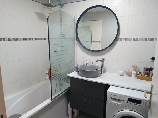 Appartement Bondy Centre Ville 3 pièce(s) 63 m2 + Parking boxé