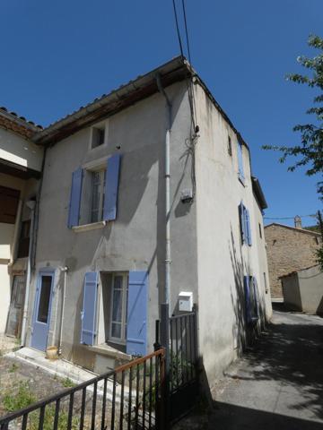 Charmante maison de village T4 d'environ 60m² à finir de rénover.