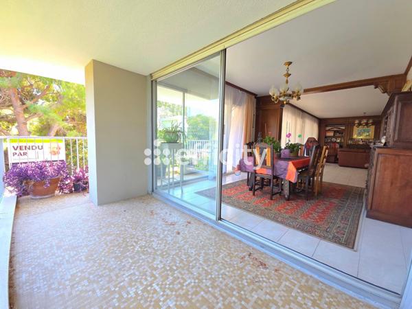 Appartement
         4 pièces
        - 145 m² Bien prestige 700 000 € *