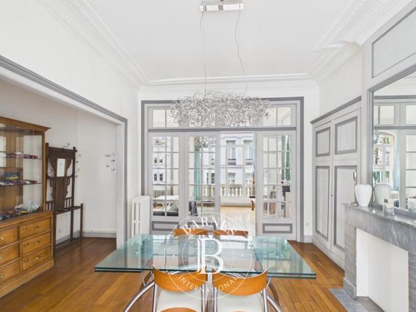 Lille, Maison de ville 8 Chambres -  210 m² à vendre