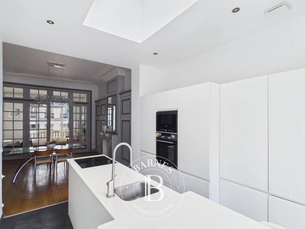 Lille, Maison de ville 8 Chambres -  210 m² à vendre