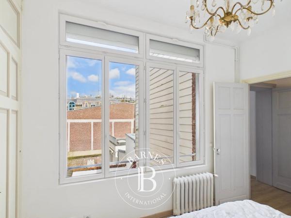 Lille, Maison de ville 8 Chambres -  210 m² à vendre