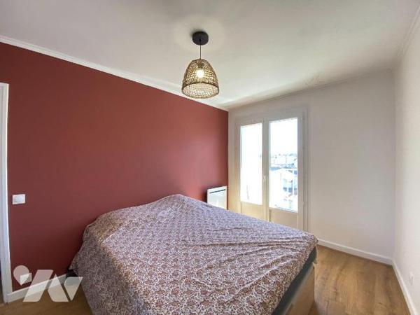 AURILLAC, à vendre, appartement de type 3 entièrement rénové en 2025 composé, d'une entrée dess...